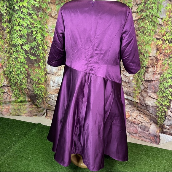 NWT JJ'S HOUSE Grape A-Line Tea-Length Satin Mother of the Bride Gown, 2… - Picture 9 of 14